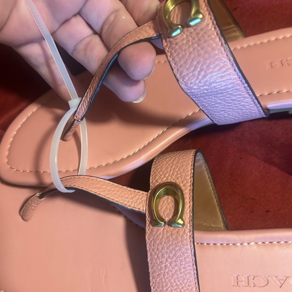 Coach Women's light pink sandals - Picture 4 of 8